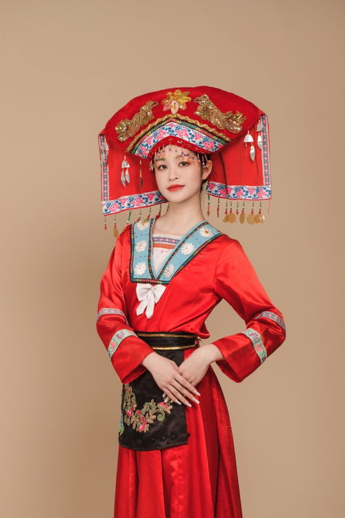 广西壮族服饰少数民族服饰女性人物摄影图 摄影